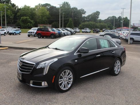 Used 2019 Cadillac XTS Luxury FWD image 1