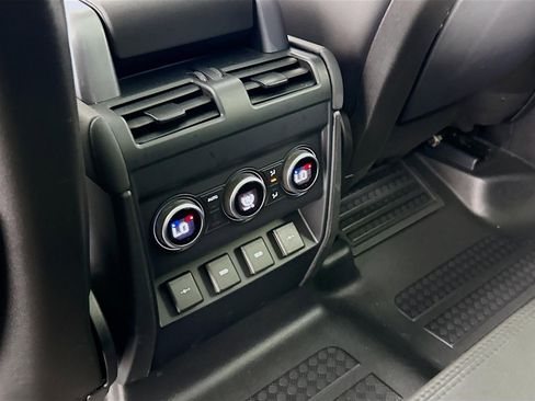Used 2020 Land Rover Defender 110 First Edition image 28