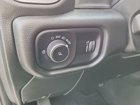 Used 2024 RAM 2500 Tradesman w/ Chrome Appearance Group image 14