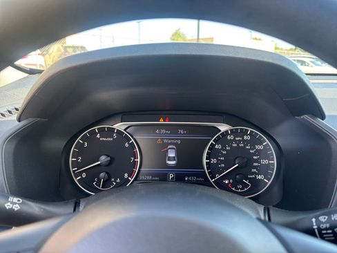 Used 2025 Nissan Altima 2.5 SV FWD image 39