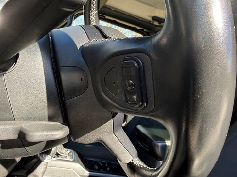 Used 2020 Jeep Wrangler Sport image 13