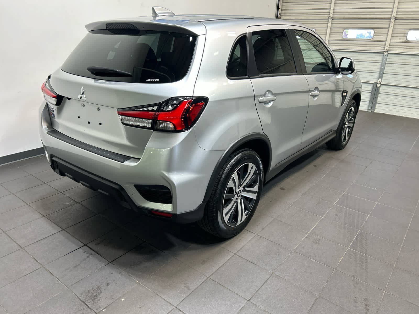 Used 2025 Mitsubishi Outlander Sport ES AWD/4WD image 3