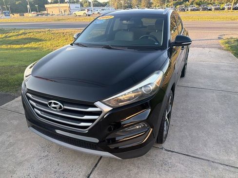 Used 2017 Hyundai Tucson Sport FWD image 4