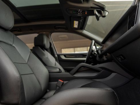 New 2026 Porsche Cayenne image 43