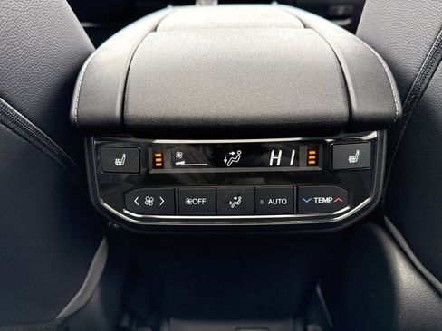 Certified 2021 Toyota Highlander Platinum image 20