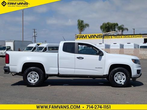 Used 2015 Chevrolet Colorado W/T RWD image 2