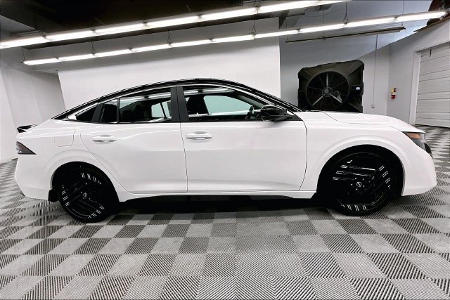 New 2027 Nissan Sentra SR FWD image 19