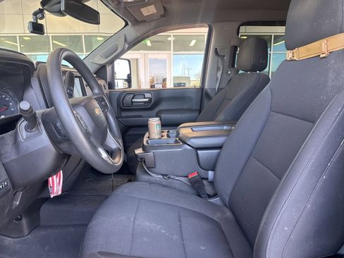 Used 2021 Chevrolet Silverado 2500 Custom w/ Custom Value Package AWD/4WD image 7