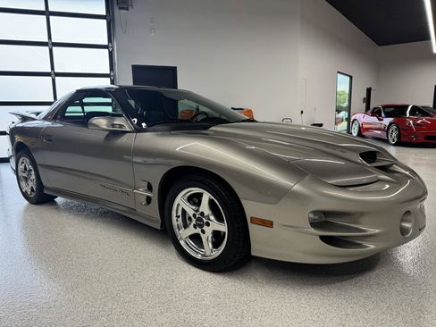 Used 2000 Pontiac Firebird Formula RWD image 20