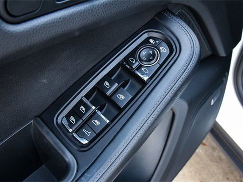 Used 2020 Porsche Macan S image 13