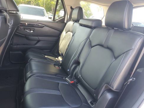 Certified 2025 Honda Pilot Touring image 11