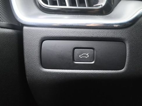 Used 2024 Volvo XC60 B5 Core AWD/4WD image 18