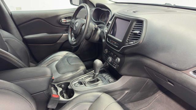 Used 2021 Jeep Cherokee Latitude Lux w/ Comfort/Convenience Group FWD image 12