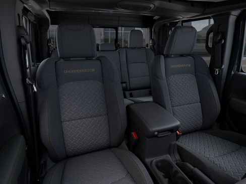 New 2025 Jeep Gladiator Mojave w/ Safety Group image 29