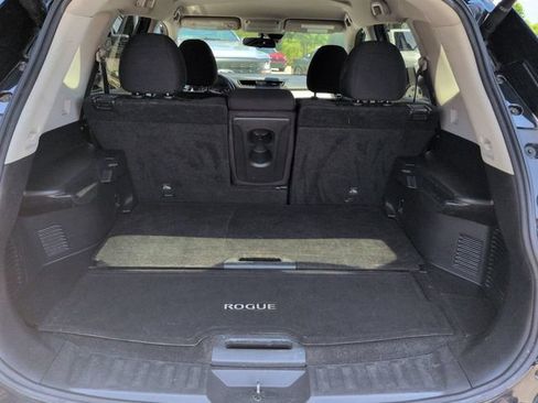 Used 2019 Nissan Rogue SV FWD image 13