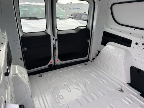 Used 2021 RAM ProMaster City Tradesman SLT image 17