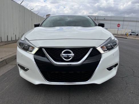 Used 2018 Nissan Maxima SR image 2