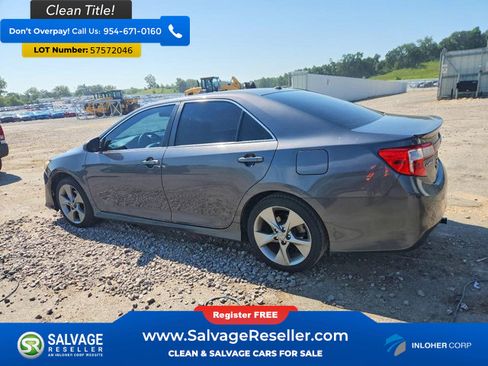Used 2012 Toyota Camry SE w/ Leather Pkg FWD image 3