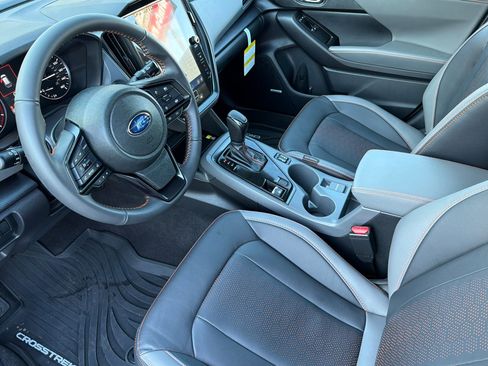Used 2025 Subaru Crosstrek 2.5i Limited w/ Crosstrek Mirror Package image 10