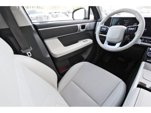 Certified 2025 Hyundai Santa Fe SEL FWD image 11