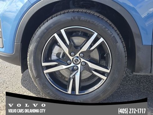 Certified 2025 Volvo XC40 B5 Core image 11