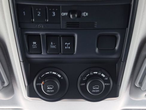 Used 2019 Toyota 4Runner TRD Off-Road Premium AWD/4WD image 34