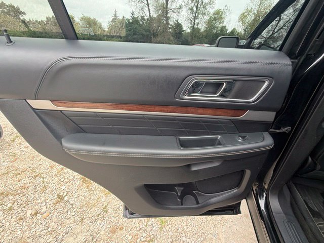Used 2017 Ford Explorer Platinum AWD/4WD image 13