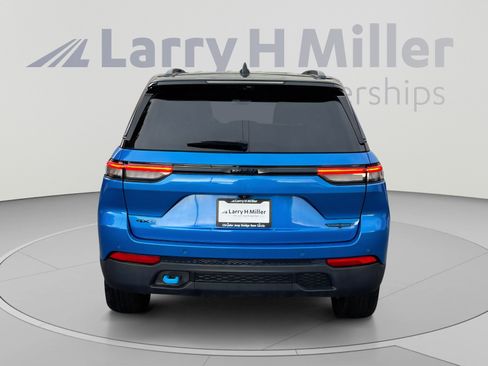 Used 2023 Jeep Grand Cherokee Trailhawk w/ Luxury Tech Group III AWD/4WD image 4