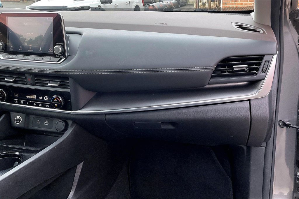 Used 2023 Nissan Rogue SV AWD/4WD image 15