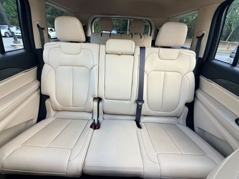 Used 2021 Jeep Grand Cherokee L Limited AWD/4WD image 18