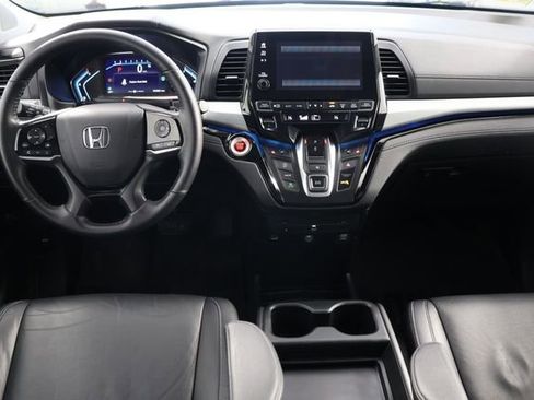 Used 2024 Honda Odyssey Touring image 2
