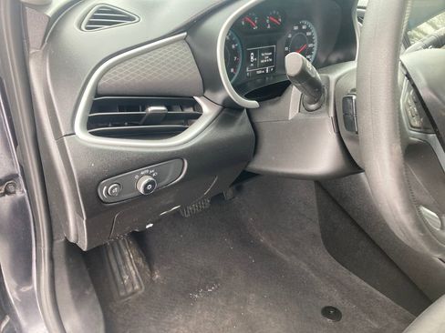 Used 2022 Chevrolet Malibu LS image 17