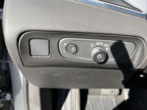 Used 2018 Buick Enclave Premium w/ Experience Buick Package image 16