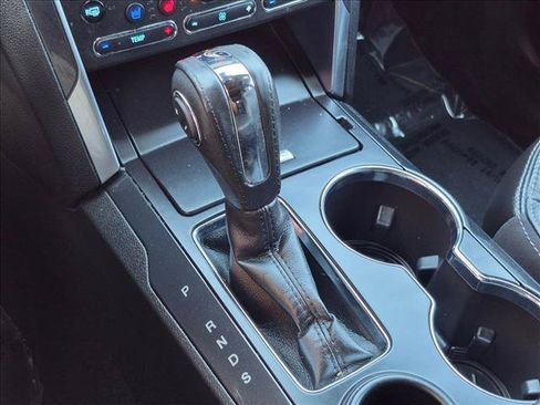 Used 2018 Ford Explorer Limited w/ Equipment Group 301A FWD image 12