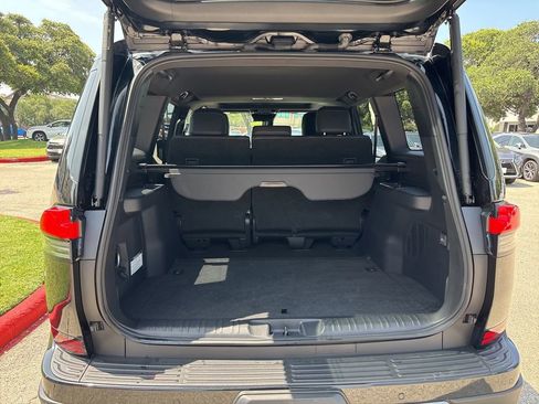 Used 2025 Lexus GX 550 AWD/4WD image 23