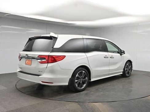 Used 2023 Honda Odyssey Elite image 5