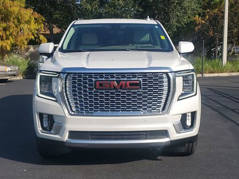 Used 2021 GMC Yukon XL Denali w/ Denali Premium Package image 8