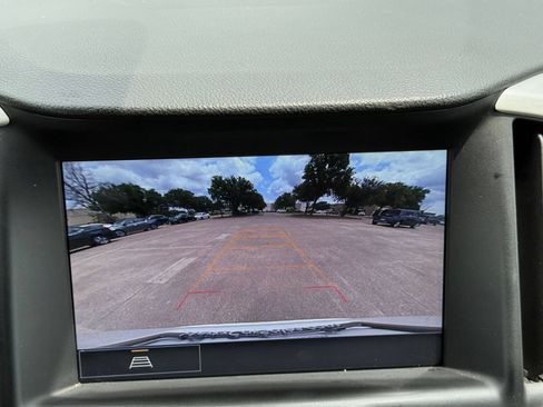 Used 2024 GMC Terrain SLT AWD/4WD image 25