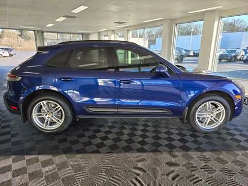 Used 2023 Porsche Macan image 3