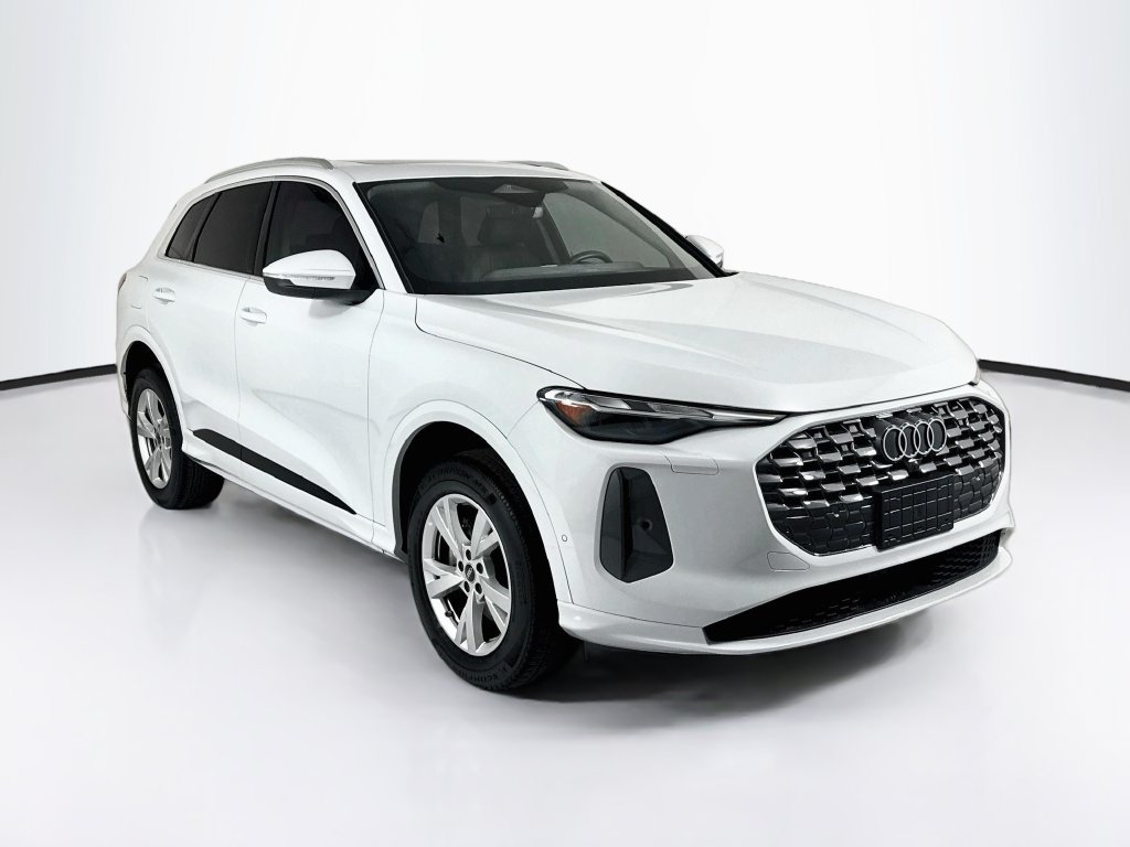 Certified 2025 Audi Q5 Premium w/ Convenience Package AWD/4WD image 3