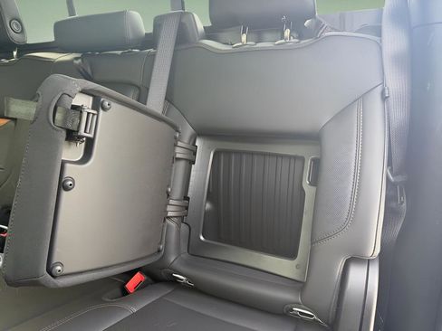 Used 2024 GMC Sierra 2500 AT4 w/ AT4 Premium Plus Package image 10