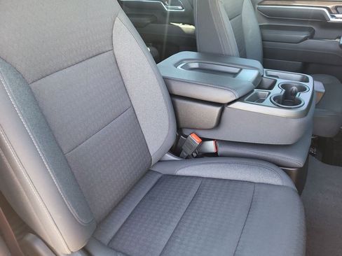 Used 2024 Chevrolet Silverado 2500 LT w/ Convenience Package image 33