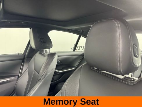 Used 2023 BMW 330i Sedan w/ Premium Package image 12