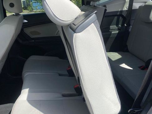 Used 2020 Volkswagen Tiguan SE w/ Panoramic Sunroof Package FWD image 15