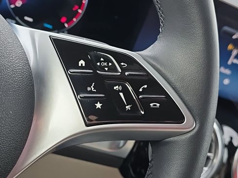 New 2025 Mercedes-Benz GLB 250 4MATIC image 23