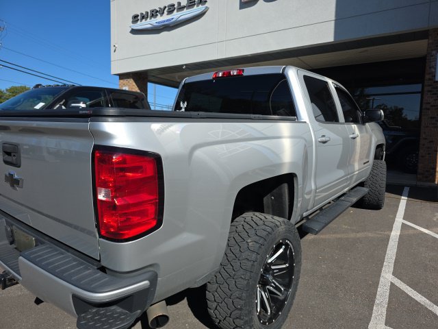 Used 2018 Chevrolet Silverado 1500 LT w/ All Star Edition AWD/4WD image 9