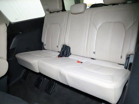 Used 2023 Ford Expedition Limited image 15