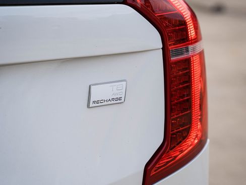 Certified 2024 Volvo XC90 T8 Core w/ Protection Package Premier image 6