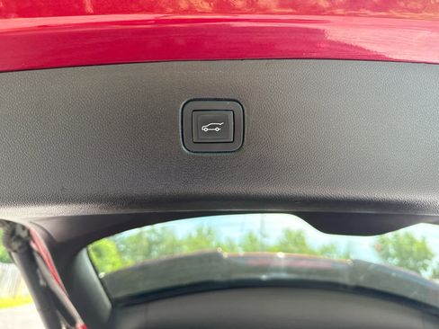 Used 2019 Chevrolet Blazer Premier w/ Sun and Wheels Package AWD/4WD image 17