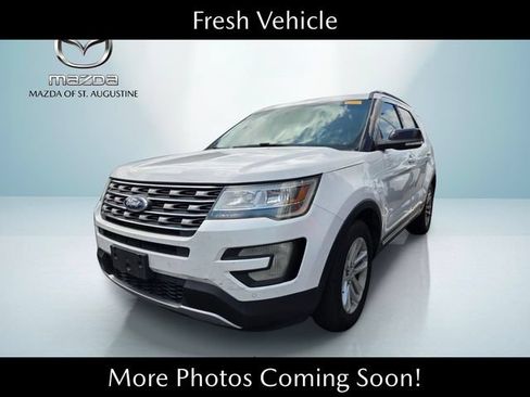 Used 2016 Ford Explorer XLT w/ Equipment Group 202A FWD image 1